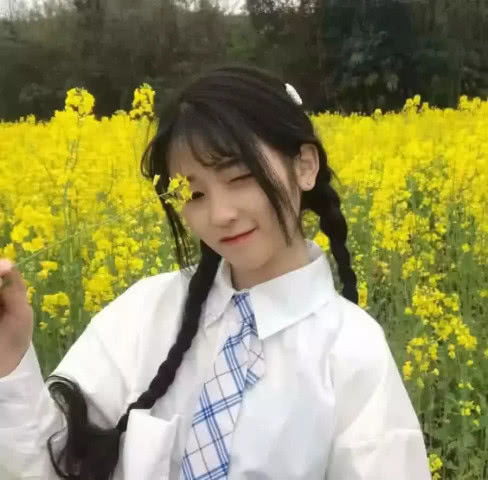 ins超火的中二系闺蜜头像懒得有情有义,只想有钱有你