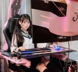 火线妹背景曝光,人气女主播背后搞怪,呆萌形象让众人喜欢