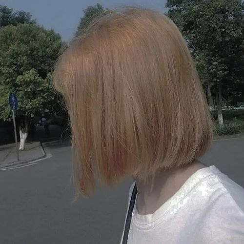 ins风格女生头像每次出门都会做好碰到你的准备不露脸女生头像
