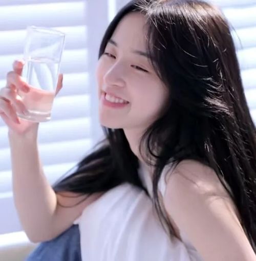 ins风干净女生头像