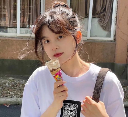 奶里奶气的女生头像