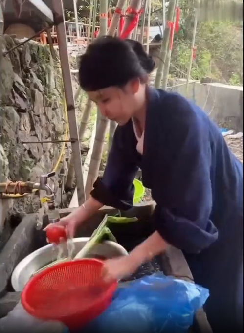谁帮干谁猫妹妹疑有轻生念想,关闭快手商铺辛巴网络红人快手软体网易订阅