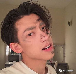 这个撞脸半个娱乐圈美少年毕业于复旦,中途退赛快乐男声却成为最火的一个