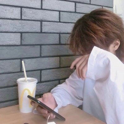 ins个性男生头像高冷文艺风满怀期待最后却不如人意