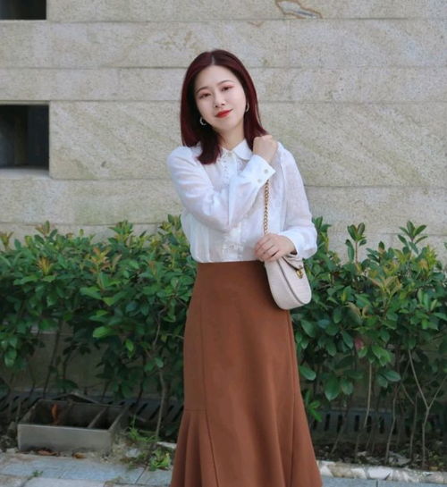 小个子女生想要穿出高级感,并不是一味地扮嫩,优雅穿搭就很好看