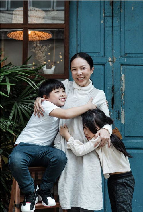8岁男孩3次点燃商场衣服,称感觉很好玩,你会怎么处置