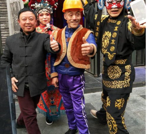 过得最惨的网红,曾近因为模仿动漫人物走红,现在还在开摩的