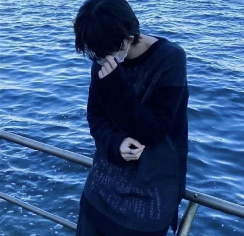 暗色系男生头像