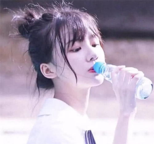 五官不好看的女生,经常做3个动作,颜值一路猛增