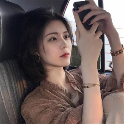 微信头像40岁女专用戴妃