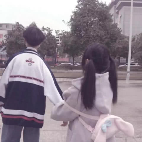 ins超火带我走情侣头像,小媳妇撒娇了,哄不好的那种喔