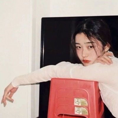 纯欲女头像ins高级质感文案