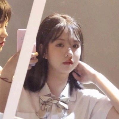 网易云热评坐火车去找女票,在她房间闻到一股怪味,在衣柜里看见了