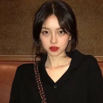 ins风女生头像乐利雅