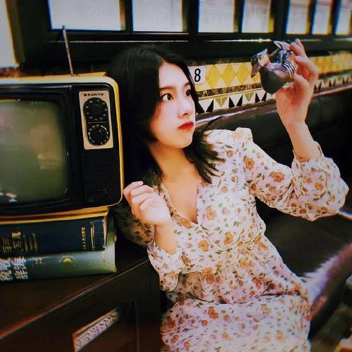 复古风女生头像