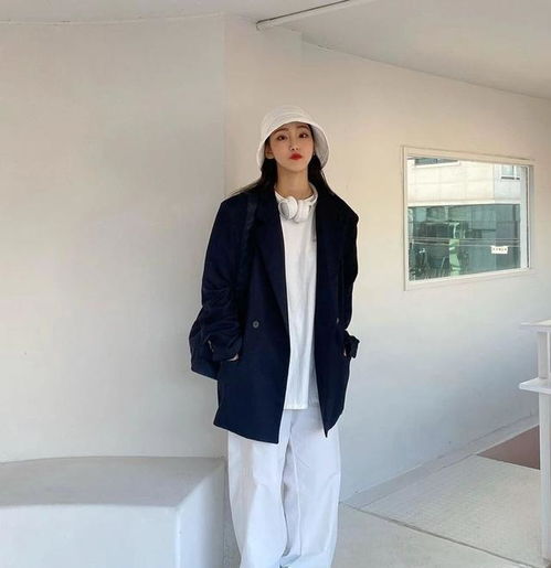 渣女风已经过时了,今年更流行无性别穿搭,高级又有质感