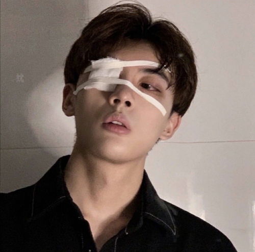 男头拼命道歉的我像极了罪人