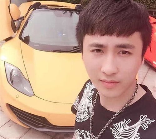 他是知名网红,一手捧红了陈山现被称身家过亿开兰博基尼出行