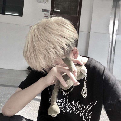 最吸引女人微信男头像遮不住的帅气