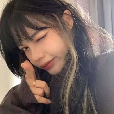 头像好看的ins头像