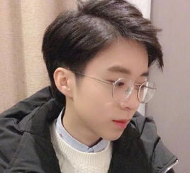 王者荣耀主播嗨氏现身b站复出,现场排起长龙,大部分都是女粉丝