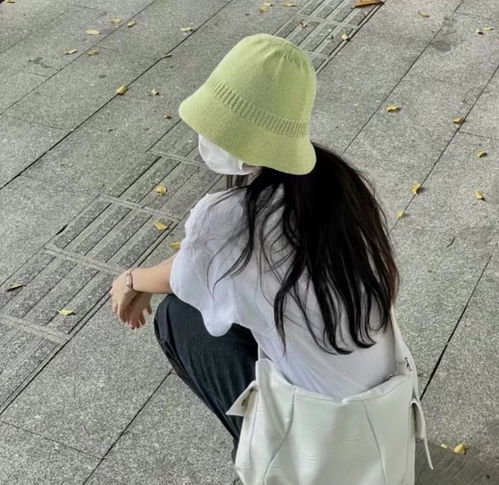 女头丨发呆是唯一不用付费的宇宙遨游