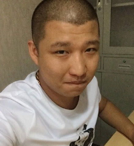 快手大乱网友举报二驴诈骗,快手一哥一姐不敢直播,二驴回应