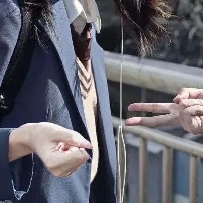 情侣头像爱上一个不爱你的人,他瞎,你也瞎腾讯新闻