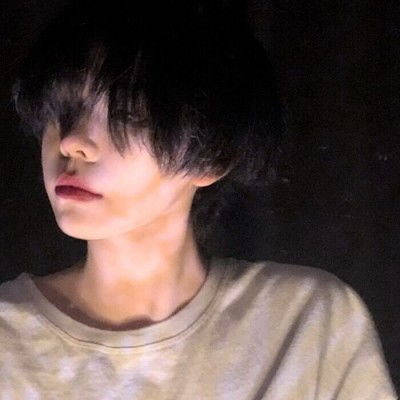 ins冷酷风男生头像