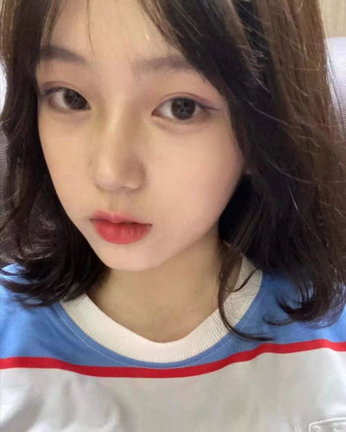 这个是网图嘛,是的话请问图出自哪里,这个女生有没有微博抖音快手之类的