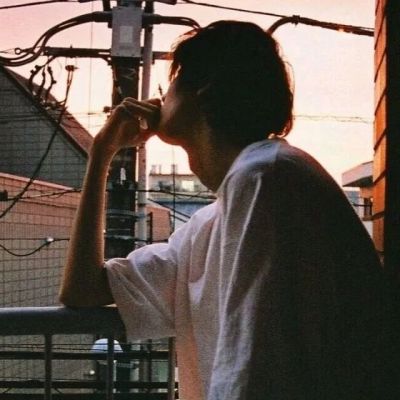 男生头像ins高级质感文案