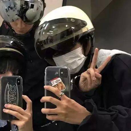头像爱与遗憾,各掺半