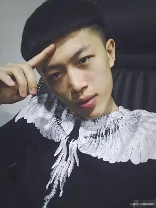 快手网红牌牌琦再干架原因只为争夺微博红人有资格当第一吗
