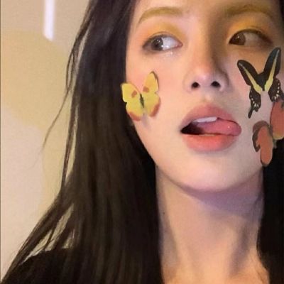 很有质感的美女很有品位的唯美头像我始终还是等不来那种明目张胆的偏爱