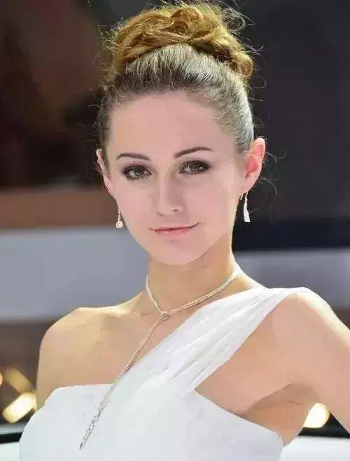 乌克兰车模靓照曝光,美女之都果然名不虚传组图