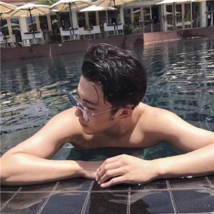 男人微信头像成熟稳重,男人一定要把气质养起来