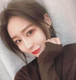17岁的抖音女神,1千万的粉丝,2千万的点赞,妥妥的人生赢家啊
