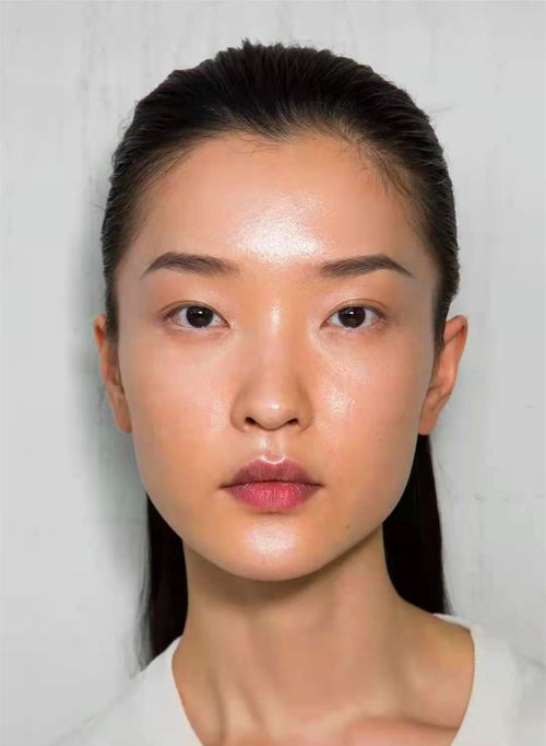 眼里有光唇间有火,氛围感美女才是真绝了,馋她们的颜