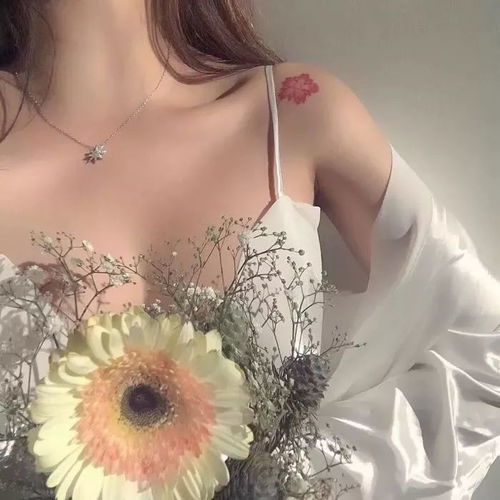 头像丨人潮好拥挤我却只想爱你
