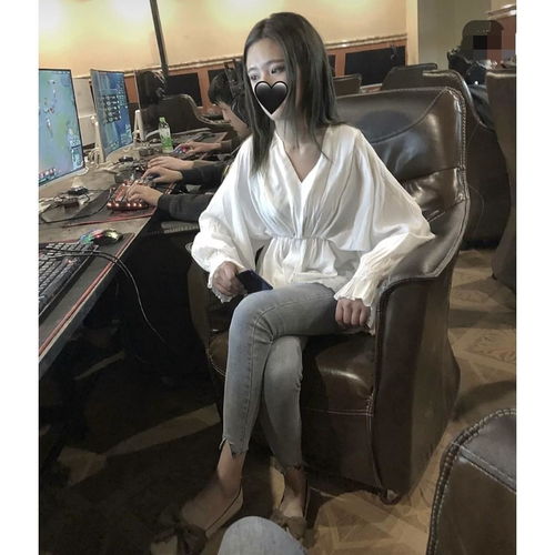 社会女衣服快手网红抱走潘婷傲娇美同款喇叭袖v领收腰衬衫娃娃衫