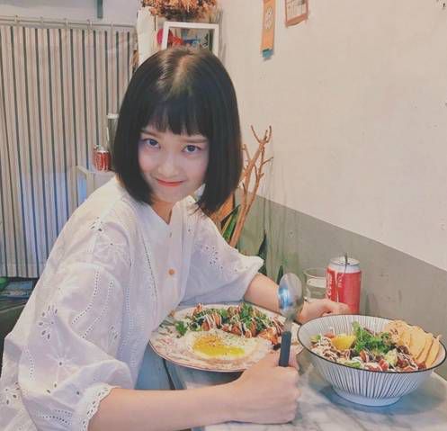 ins超火的闺蜜头像一对女生