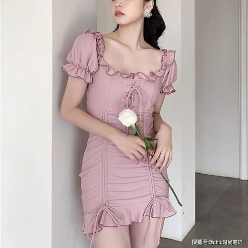 夏日小心机,泳衣也可以游出美丽,学学小康的乔欣