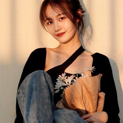 女生头像真人ins高级质感润娥