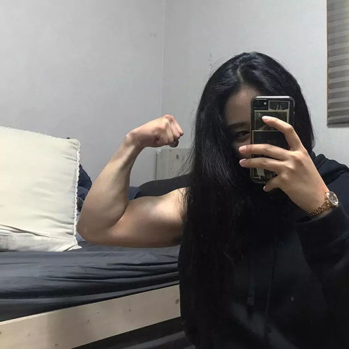 要有一个男朋友才能练出的金刚芭比......