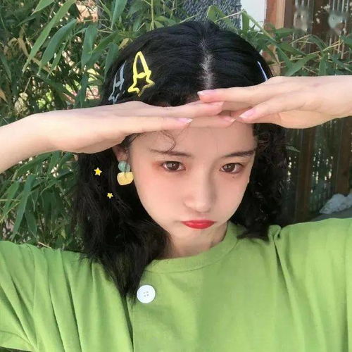 敲好看绿色系女生头像