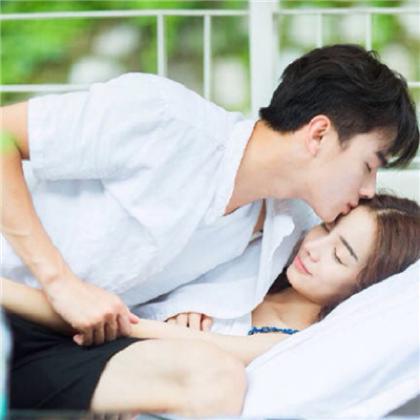 唯美浪漫情侣头像一对,享受着爱又渴望被关心