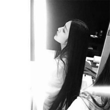 伤感黑白头像女,超颓废的黑白伤感女头像