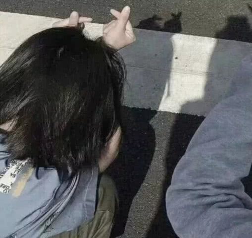不要只换情侣头像了最近流行情侣套图十九遇你,九十与你