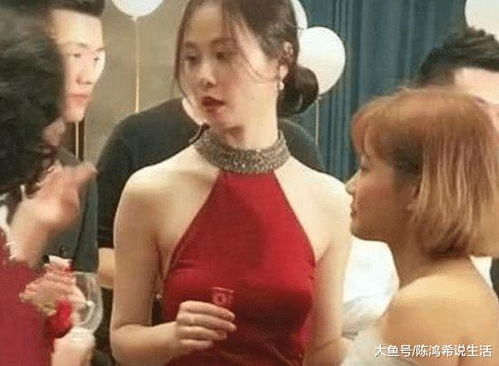 抖音最美背影新娘走红,新郎上辈子拯救了银河系吗转身后扎心了