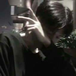 黑白男头做一个没有颜色的酷男人